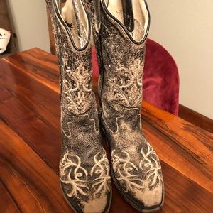 Girls cowboy boots